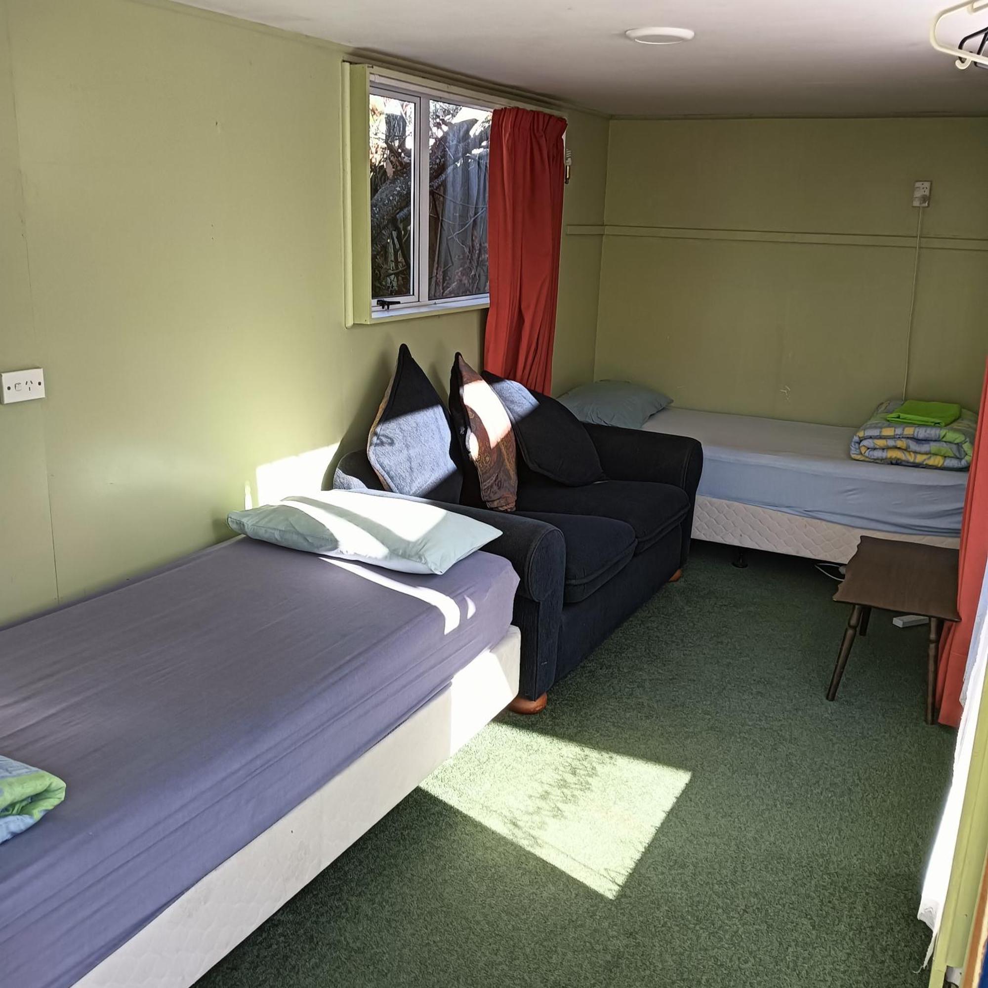 Annies Nirvana Lodge Backpackers Takaka Exterior foto
