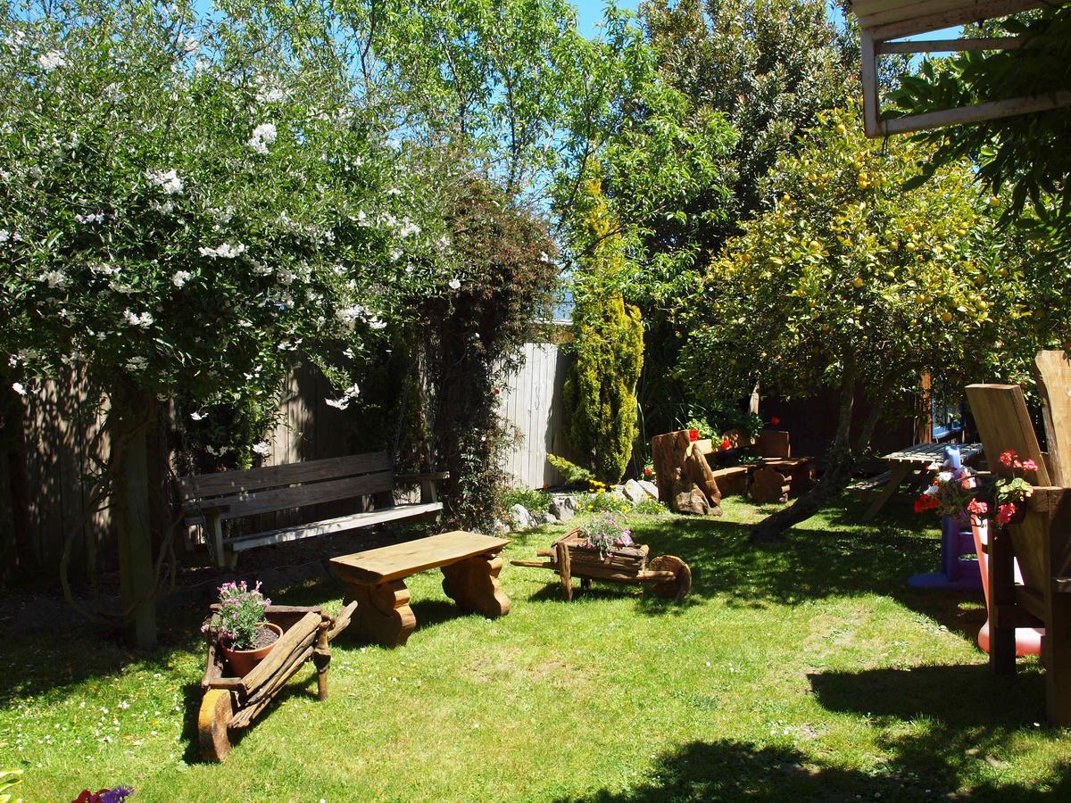 Annies Nirvana Lodge Backpackers Takaka Exterior foto