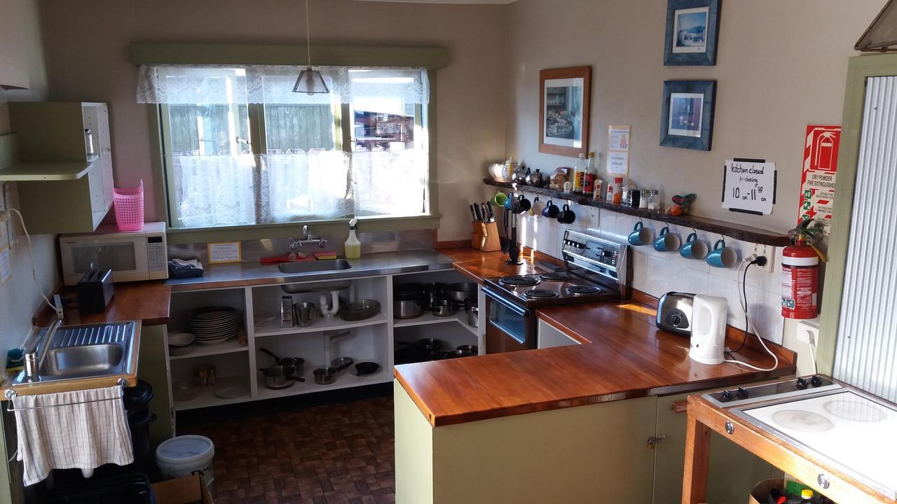 Annies Nirvana Lodge Backpackers Takaka Exterior foto