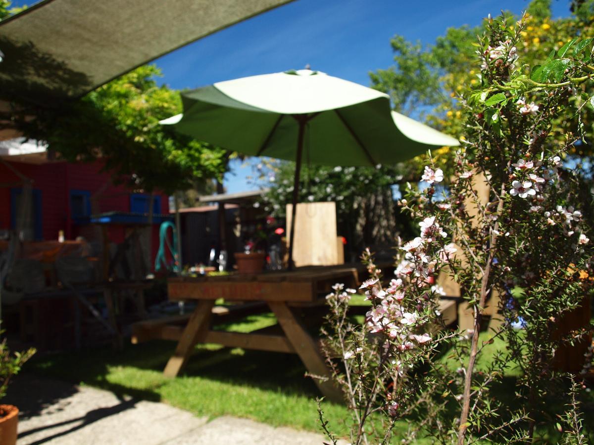 Annies Nirvana Lodge Backpackers Takaka Exterior foto